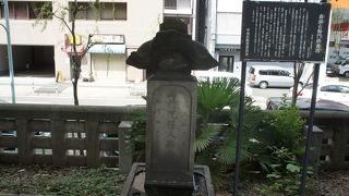 佃島の由緒を刻んでいます