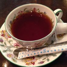 ミントンのカップで提供されます