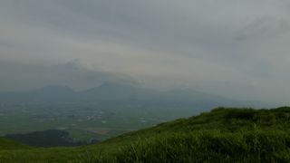 阿蘇五岳が仏様の寝姿に見えます
