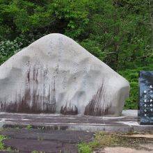 ベンチもあり、落ち着けます