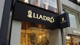 天使や子供の人形が素敵です