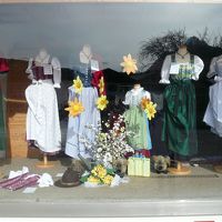 ドイツの民族衣装：ディルンドルクライドのお店