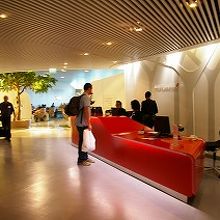 ゲートMのラウンジ。オシャレです