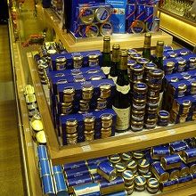 入れ物もオシャレな商品が多い。