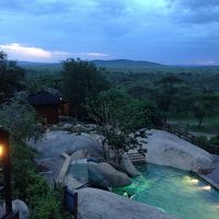 大自然の中のプール