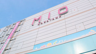 駅ビルの中のショッピングセンター