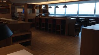 新装JALサクララウンジ