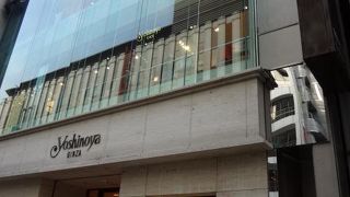 老舗の靴屋さんです