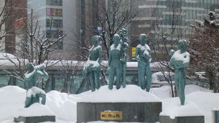 北海道らしいブロンズ像！