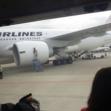 降りるとき他の飛行機で混んできたのか、バス移動になりましたｗ