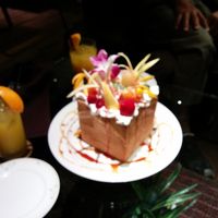 誕生日サービスのハニートーストとドリンク