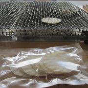 白えびせんべいの手焼き体験