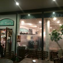 カラス窓から中が見えます