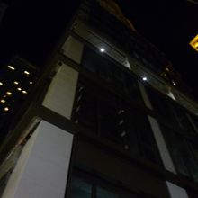 上を見上げると最上階の25階まで建っているようでした。