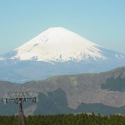 個人的には、大涌谷から見られる富士山が一番好きです!!  但し、それには運が必要!!  