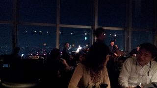 パークハイヤット最上階のバー