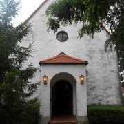 聖ゲオルグ礼拝堂と民家のフレスコ画が見どころのリトルワールドのスポット