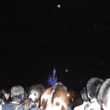 プラザテラスに並んで見た時のシンデレラ城の見え方