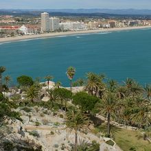 プラヤ・ノルテは地中海に面した長〜い砂浜で、ホテルがずらり。