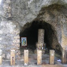 マムヤの墓(表側)