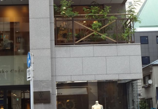 ウェディングドレスのお店です