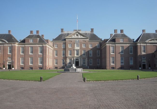 洋書☆HET LOO PALACE AND GARDENS ヘット・ロー宮殿 KEFHZQFEYZBNPCGHM3H42ALC5M.