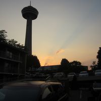 Skylon Tower 昼は展望台で滝を見ながらバイキング