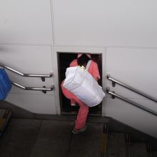 清掃後に入っていきます