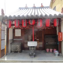 散策していると突如現れます。