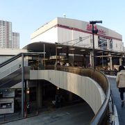 文化施設が周辺に多い三鷹駅（みたかえき）