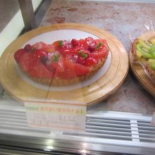 毎月25日は先着順で食べ放題の企画も By しそまきりんご フルーツケーキファクトリー 新さっぽろ店のクチコミ フォートラベル