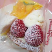 毎月25日は先着順で食べ放題の企画も By しそまきりんご フルーツケーキファクトリー 新さっぽろ店のクチコミ フォートラベル