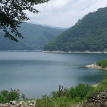 綺麗な水、木々の緑、青空のどれもが汚れていない気がします