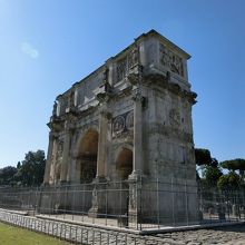 柵に囲われていますが見ごたえはあります。