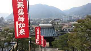 訪れる人も少ない高梁駅裏の高台の寺