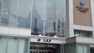 思わず見上げる高さ