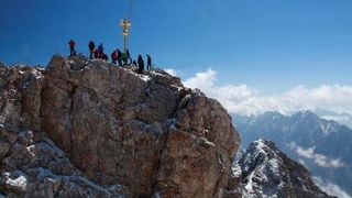 オーストリアとの国境にまたがるドイツ最高峰
