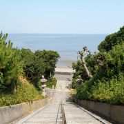 境内から知多湾を一望できるお寺