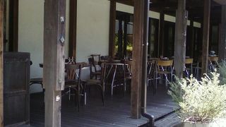 ロケーション、内装、お料理、かなり満足度の高いお店。