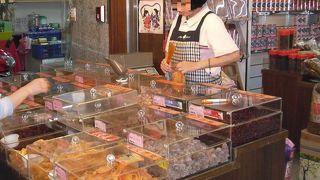 ドライフルーツ＆古き街並みが魅力的！