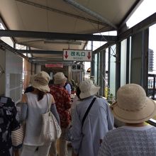 明石のフェリー乗り場にて。搭乗前の様子。