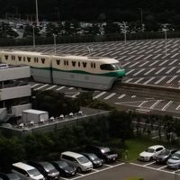 子鉄はうれしい窓からリゾートライン。林越しにお城もみえました