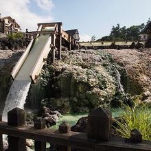 湯畑（硫黄の匂いが漂う）