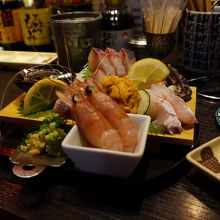 刺身の盛り合わせ２人前　１５００円