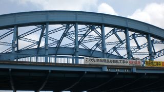 水上バスから見える橋