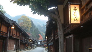 是非、妻籠で宿泊して夕方からの静かな風情を楽しんでください