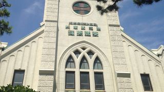 白く綺麗な教会です!!