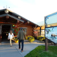 隣接する徒歩一分のレストラン。