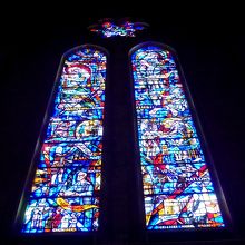 ステンドグラスもきれい