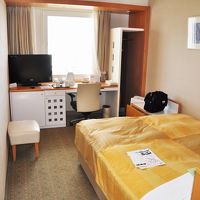 １８平方メートルのシングル。ビジネスホテルよりわずかに広い程